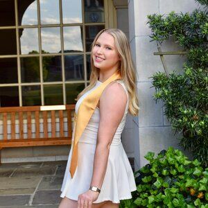 Meet your Posher, Emily